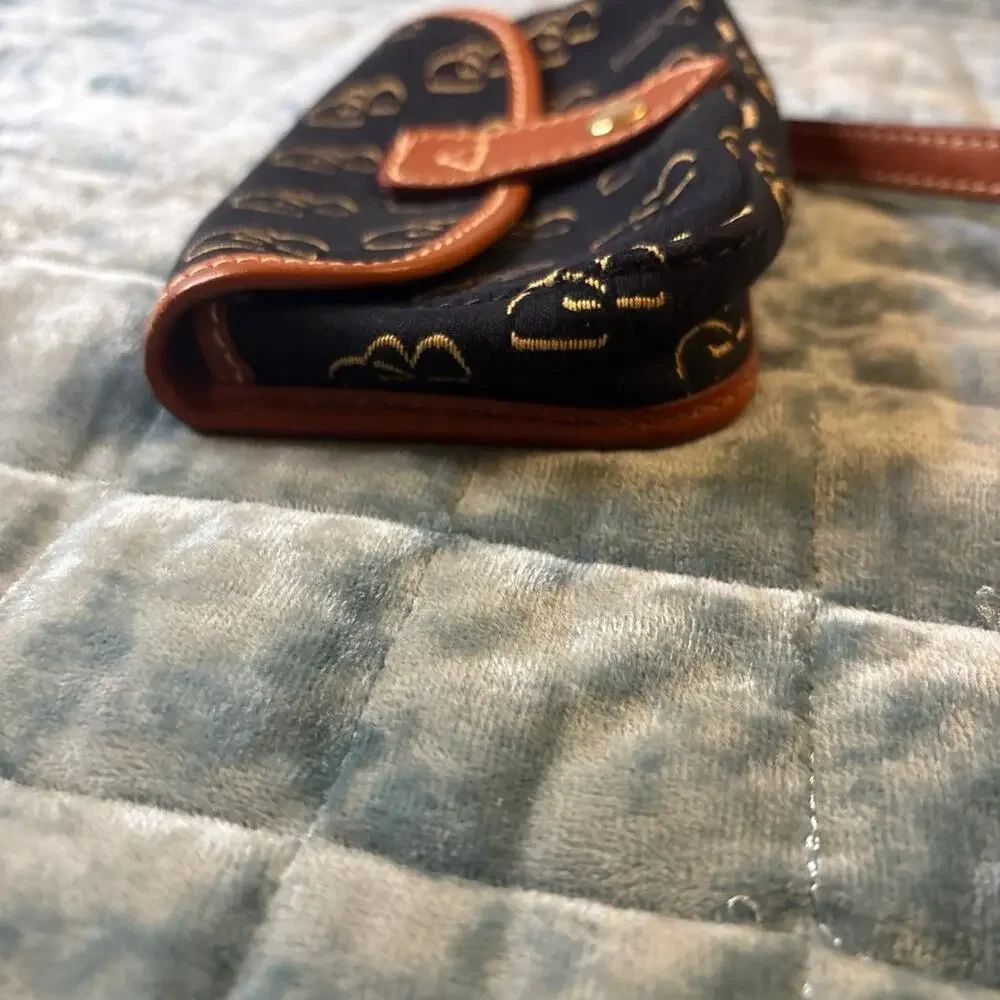 Dooney & Bourke Wristlet Black Multi Coated Canvas Gold Hardware Small Y2K NWOT